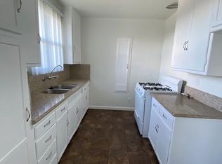 1033 E San Antonio Dr, Long Beach, CA 90807