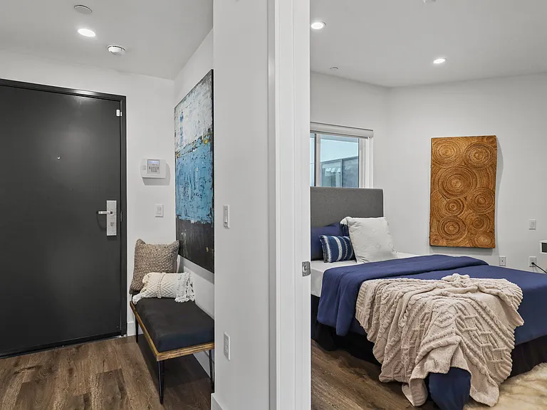 The Fairfax Flats — Photo 25