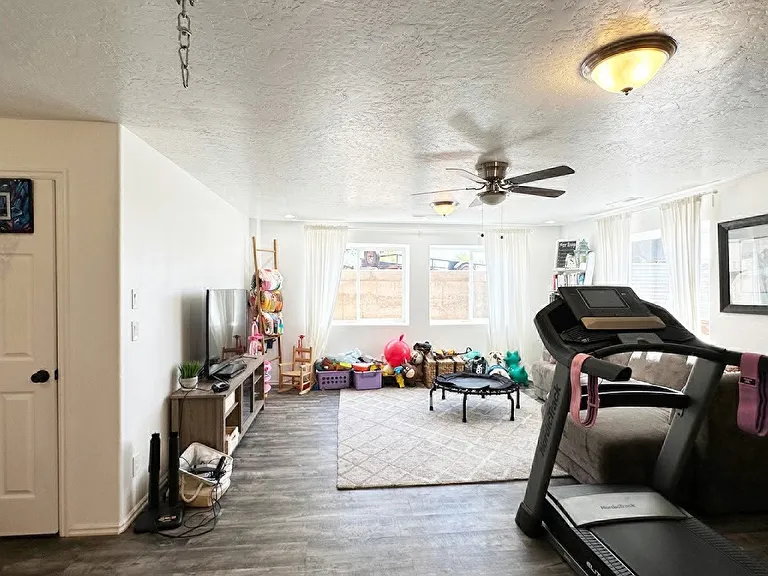 60 W Warren Ave — Photo 11