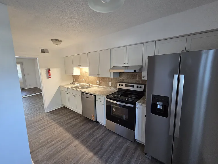 3757 Heathrow Dr — Photo 34