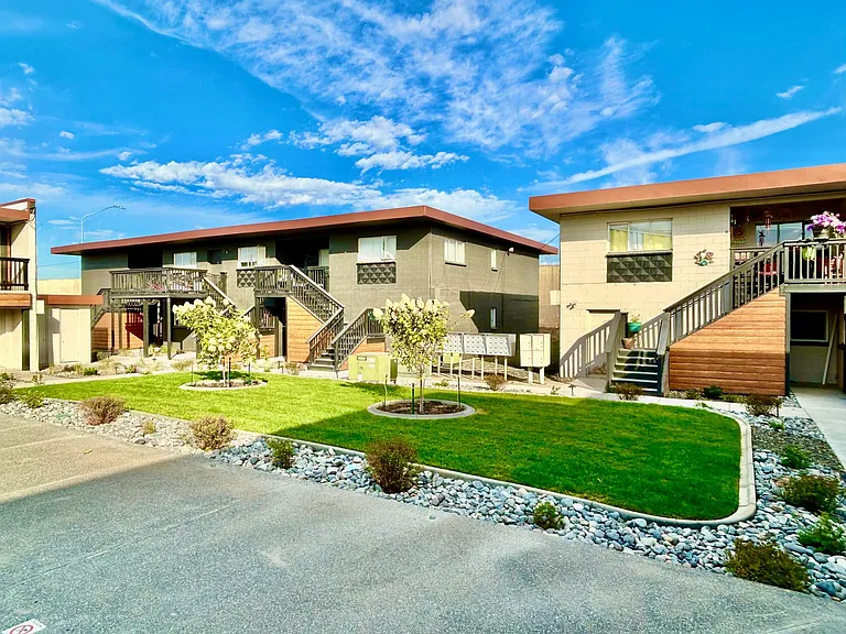 Kamden Place: Leasing Specials! Balconies, Lawn Space, Quiet Community in Pasco — Photo 13