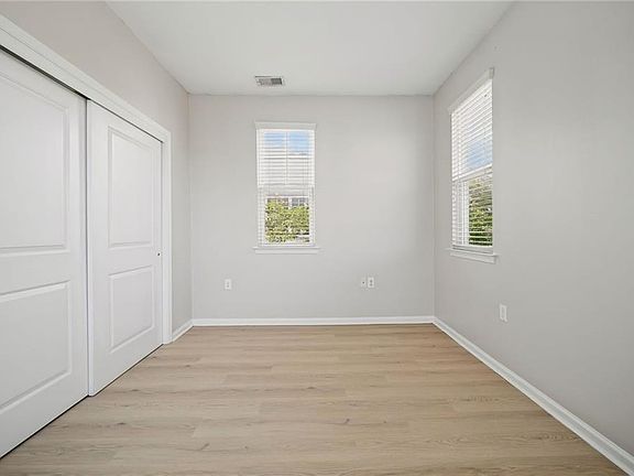 5th image of 4261 Turnworth Arch
