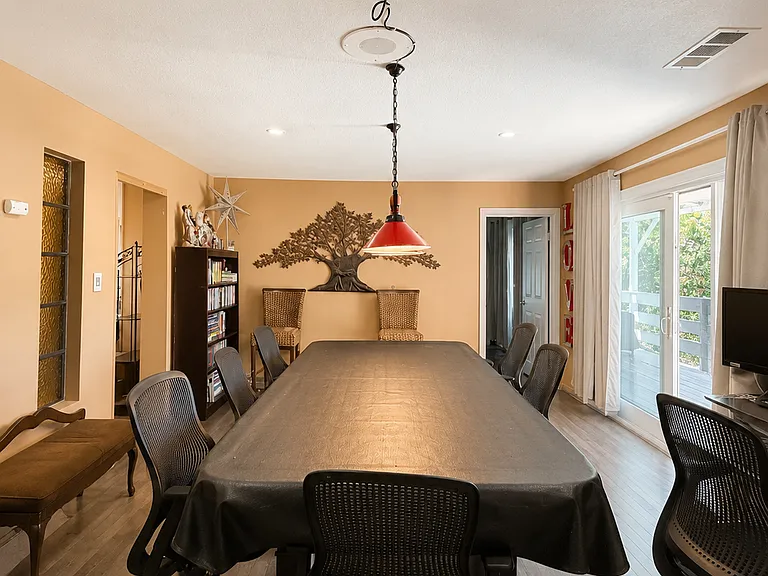 3900 Turnley Ave — Photo 17