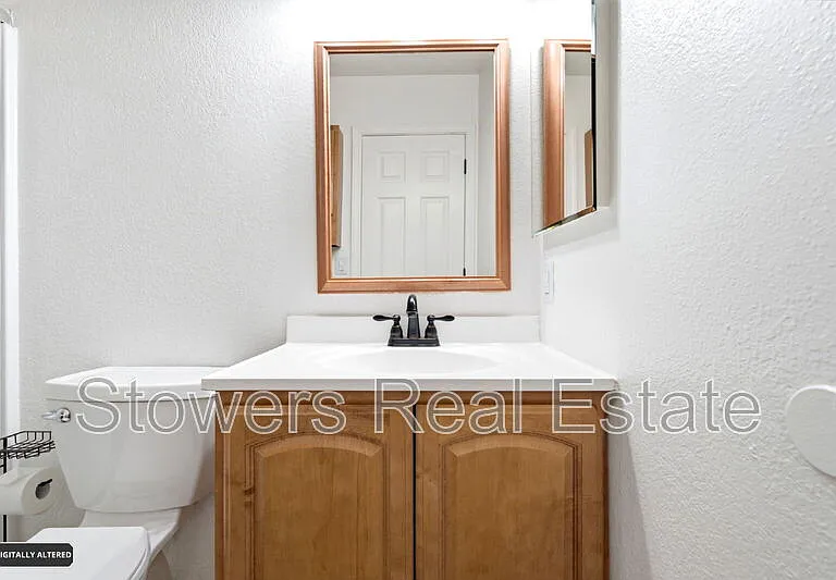 318 Joyce St — Photo 42