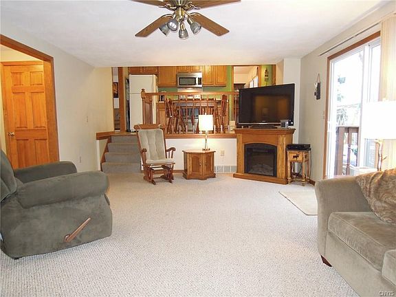4th image of 6078 Laramie Ln