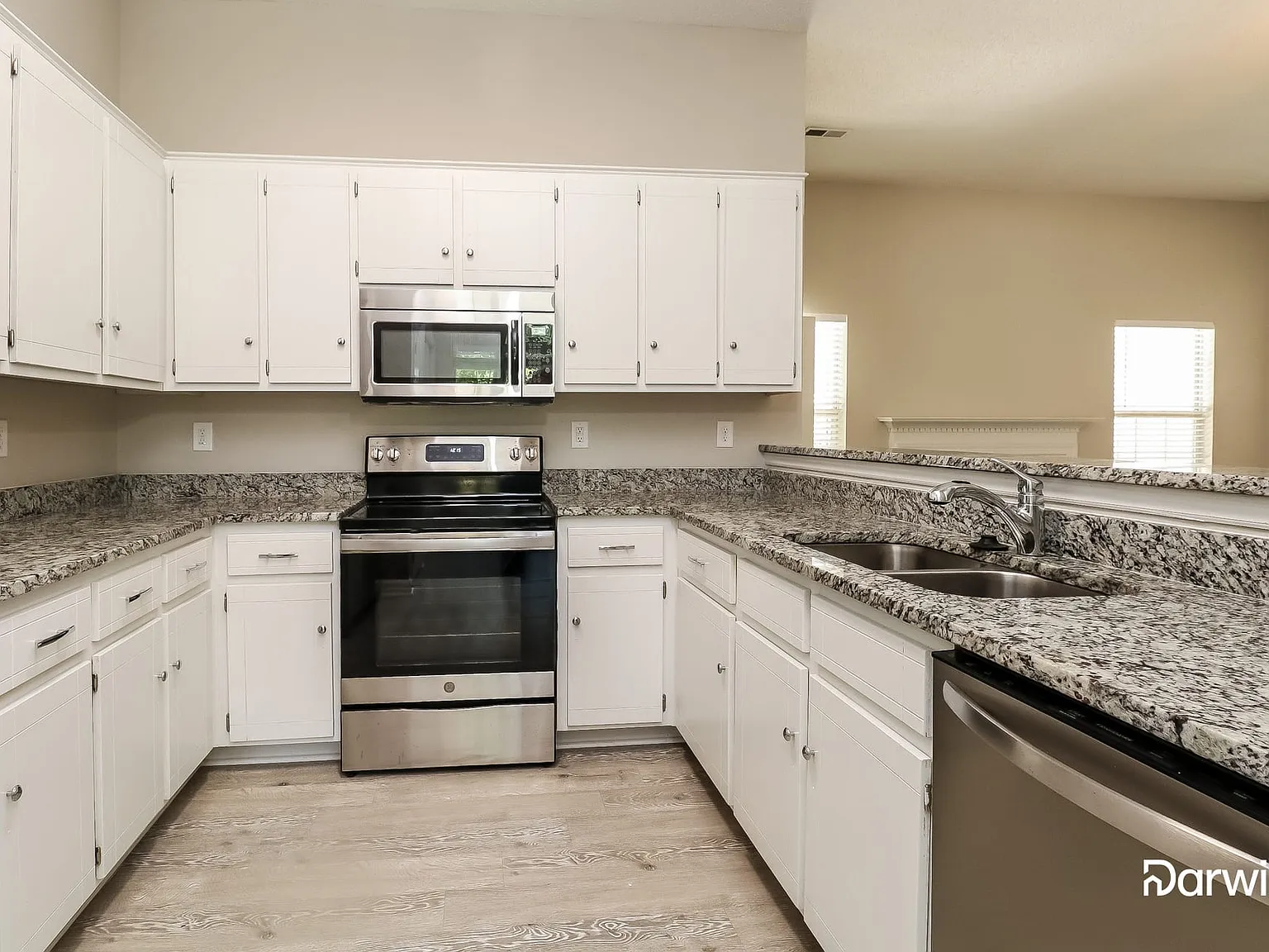 3 bed, 2.0 bath, 1582 sqft, $2,095 — Photo 4