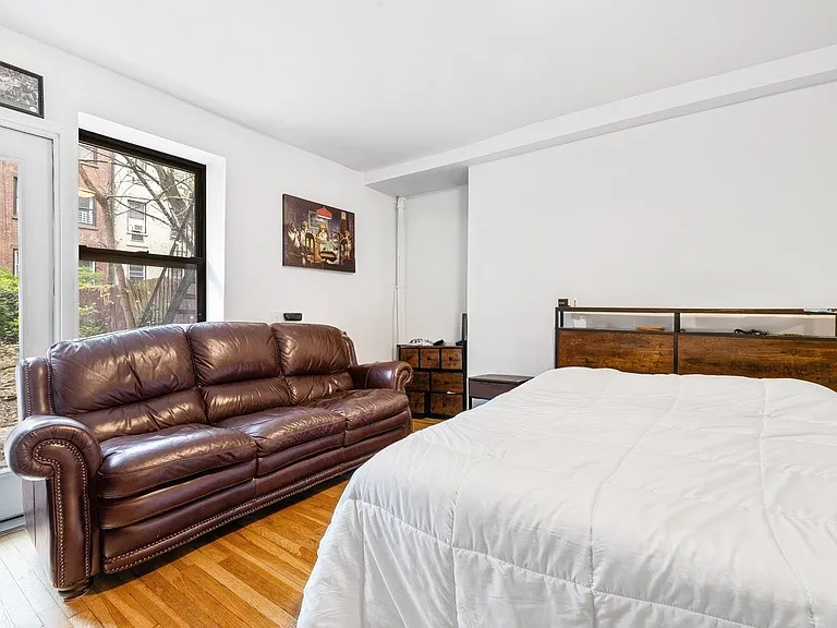466 W 23rd St #1B — Photo 4