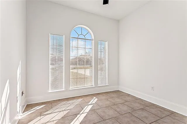 85 Moss Dr — Photo 11