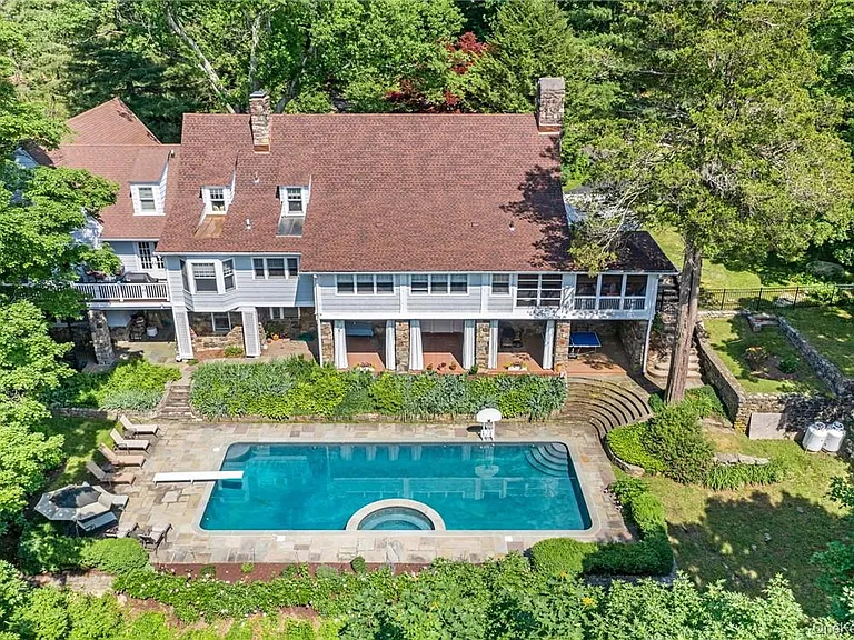 220 Croton Ave — Photo 3