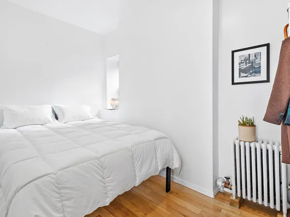 328 West 12th Street image 3 of 4