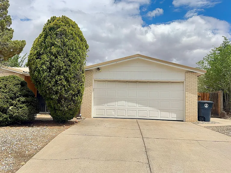 7133 Loma Del Norte Rd NE — Photo 1