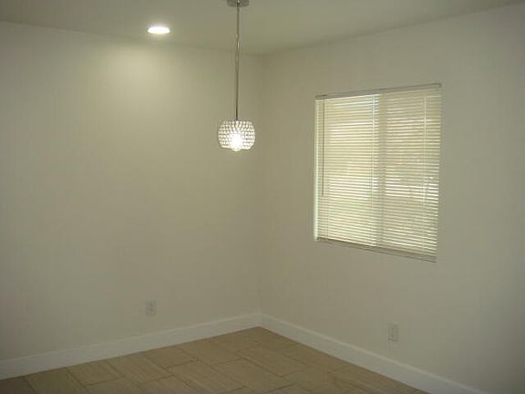 5th image of 16401 Avenida Manzana