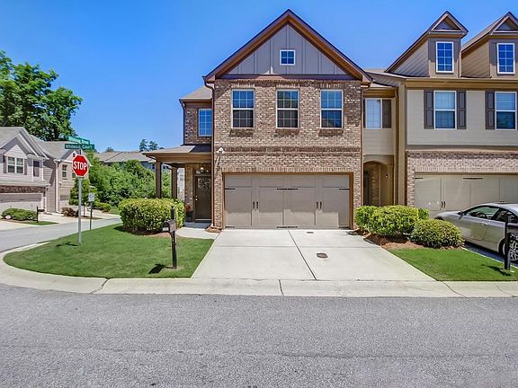 3rd image of 2390 Whiteoak Ct SE