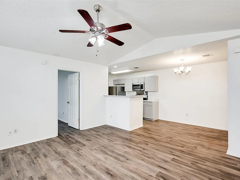 7918 W Gate Blvd — Photo 13