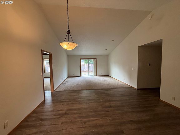 3rd image of 736 Judith Ct