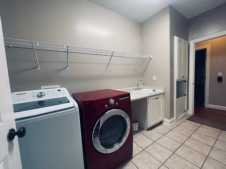 500 Crestview Ln — Photo 26