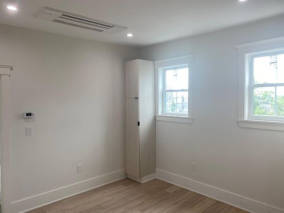 5th image of 652 Winthrop Ave #4