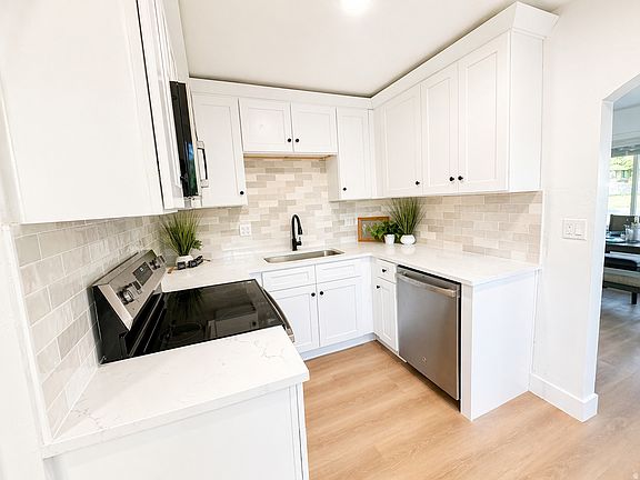 3rd image of 233 N 2nd St
