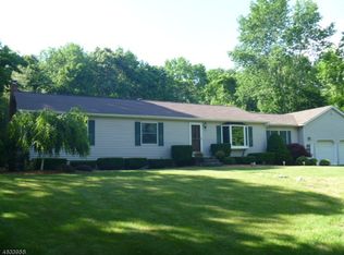 103 Walnut Valley Rd, Columbia, NJ 07832