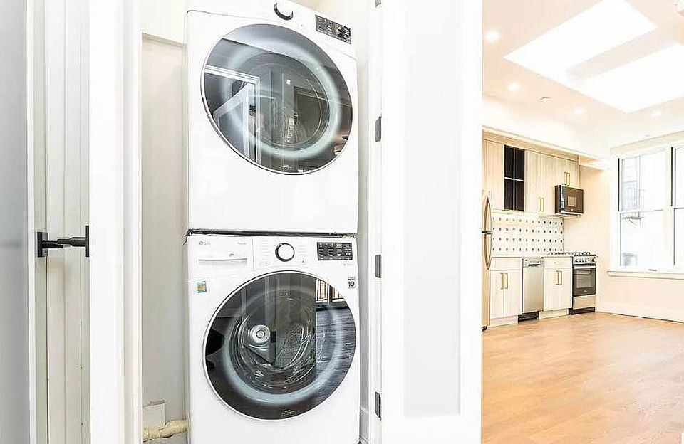 1st image of 216 Bainbridge St #4F