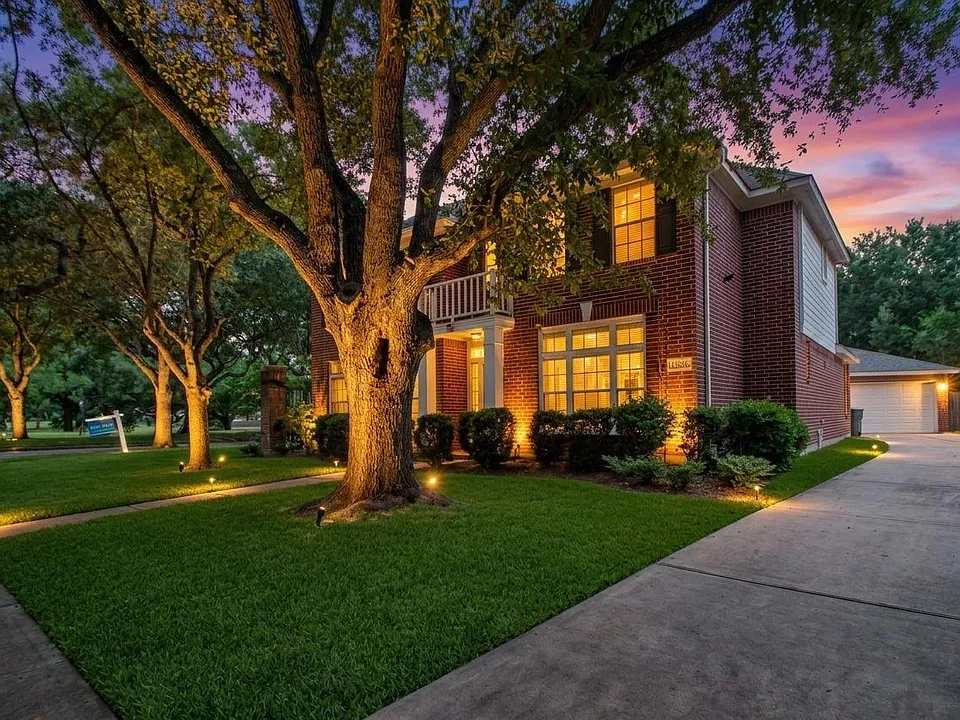 1803 Willow Lakes Dr