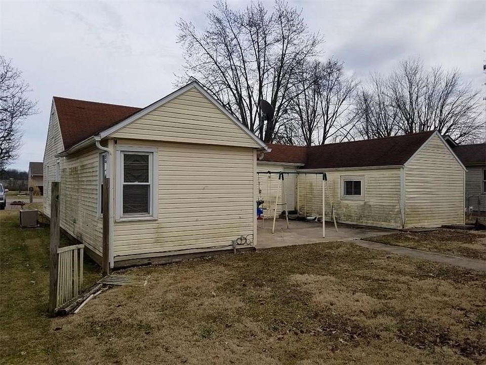 2nd image of 3333 Burton Pl