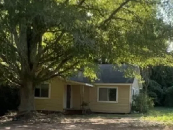 415 Hammond Dr, Griffin, GA 30224