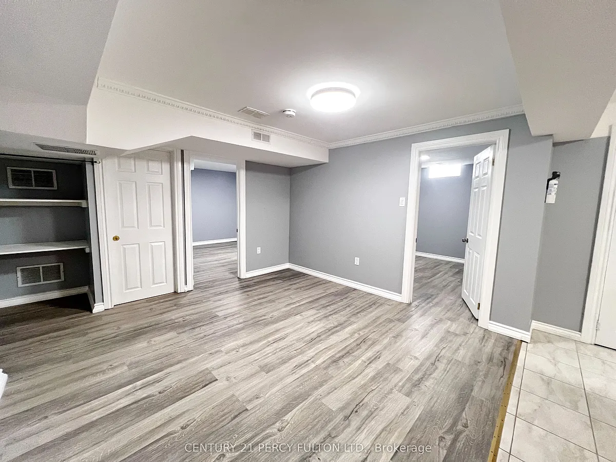 Building Photo - 98 Elson St #BASEMENT