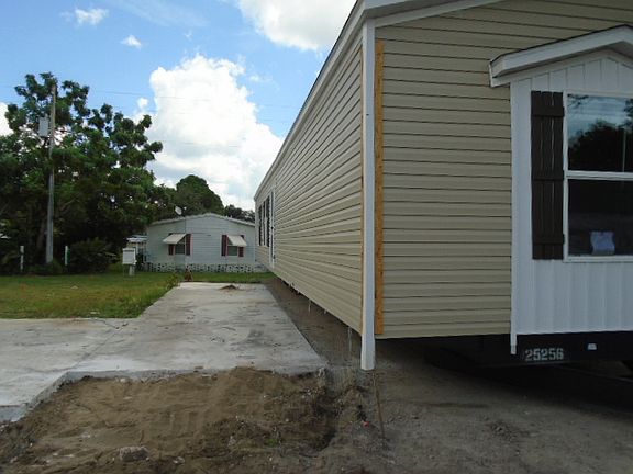 4th image of 2425 Cadillac Ave