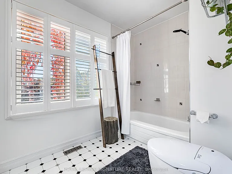 5571 Spangler Dr — Photo 36