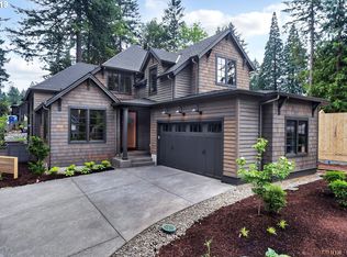 1074 Bayberry Rd, Lake Oswego, OR 97034