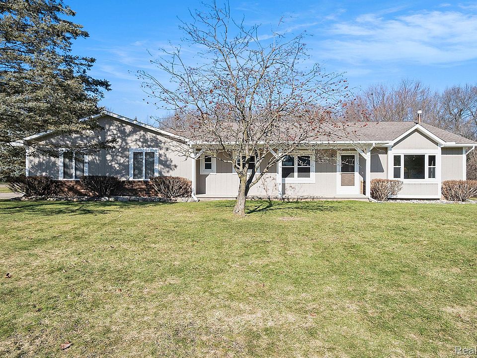 1st image of 2449 Holly Heights Dr