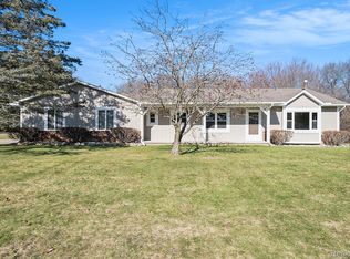 2449 Holly Heights Dr, Holly, MI 48442