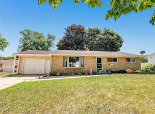 907 Raymond St, Green Bay, WI 54304