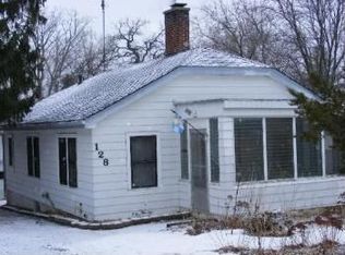 128 W Park Rd, Round Lake, IL 60073