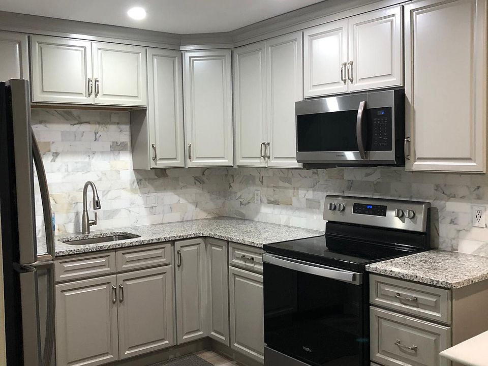 1st image of 10 Chapel Hill Dr APT 8