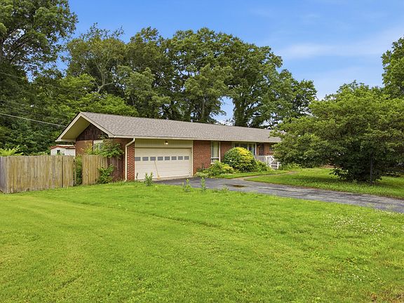 2nd image of 4614 Maywood Ln