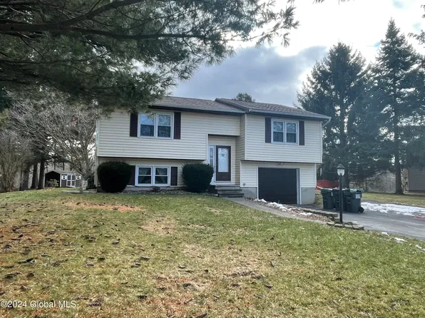 28 Canvasback Ridge, Waterford, NY 12188
