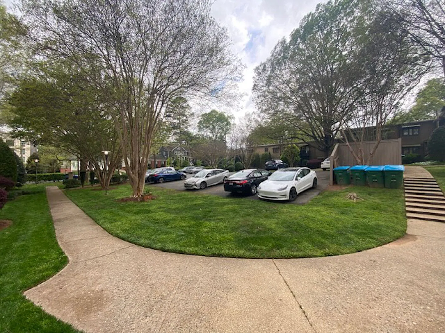 The Grove -Fully furnished-Utilities Internet Included -Monthly or longer rental — Photo 2