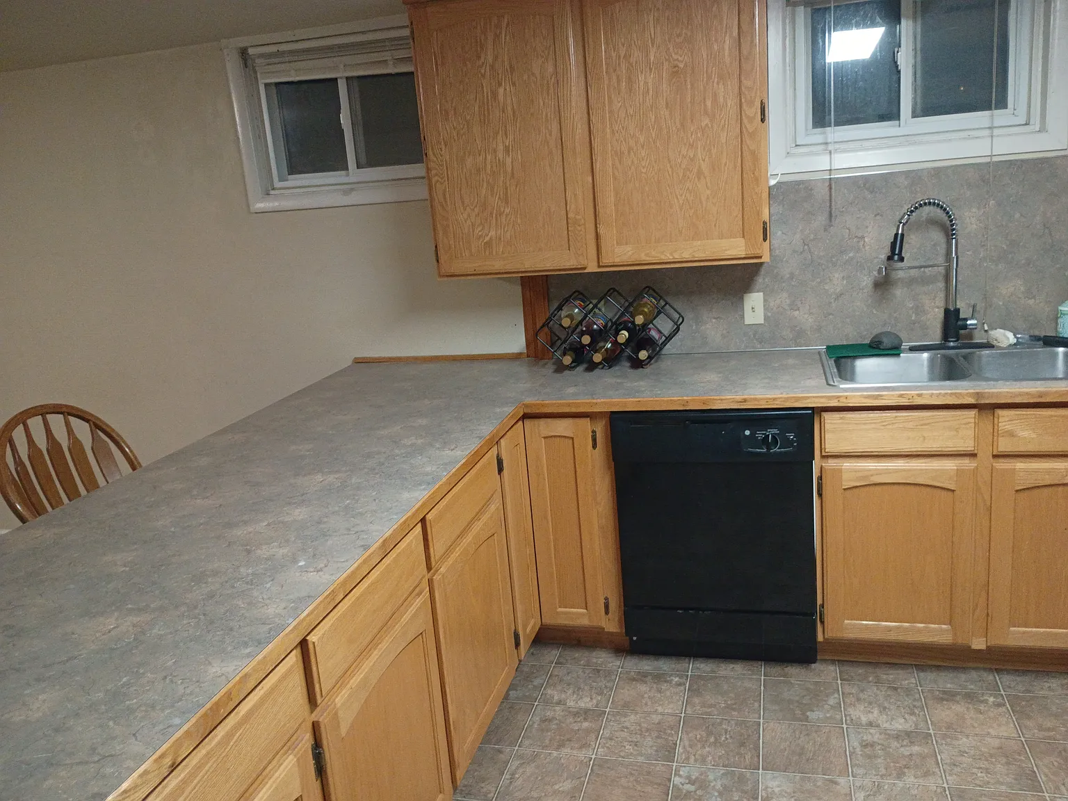 2 bed, 1000 sqft, $1,350 — Photo 3