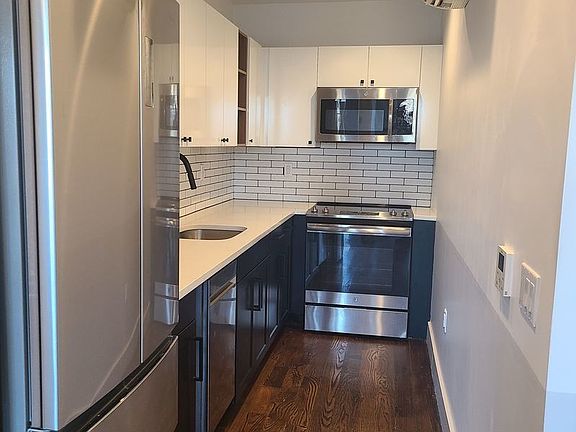 4th image of 31-19 30th St #4D