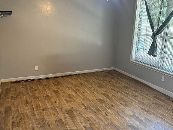 4th image of 306 Dixie Dr