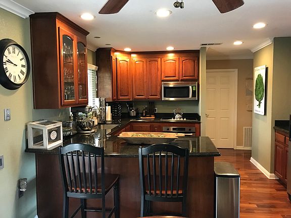 3rd image of 5245 Peony Dr
