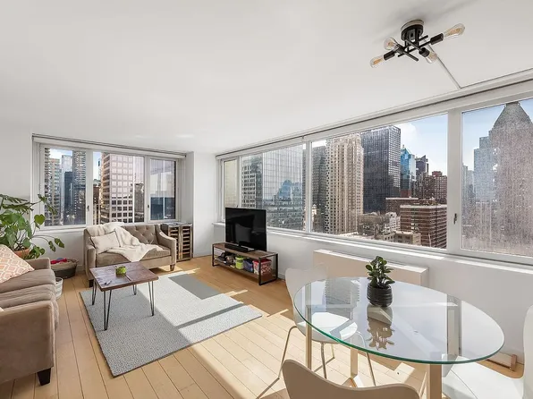 322 W 57th St APT 33S, New York, NY 10019