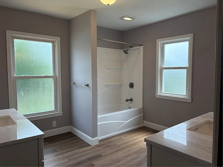 612 Superior St — Photo 9