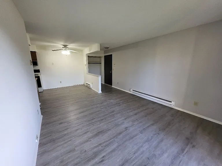 1323 Meadowcreek Dr — Photo 5