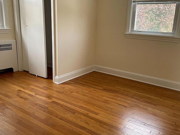 3rd image of 134 Franklin Ave Floor 2