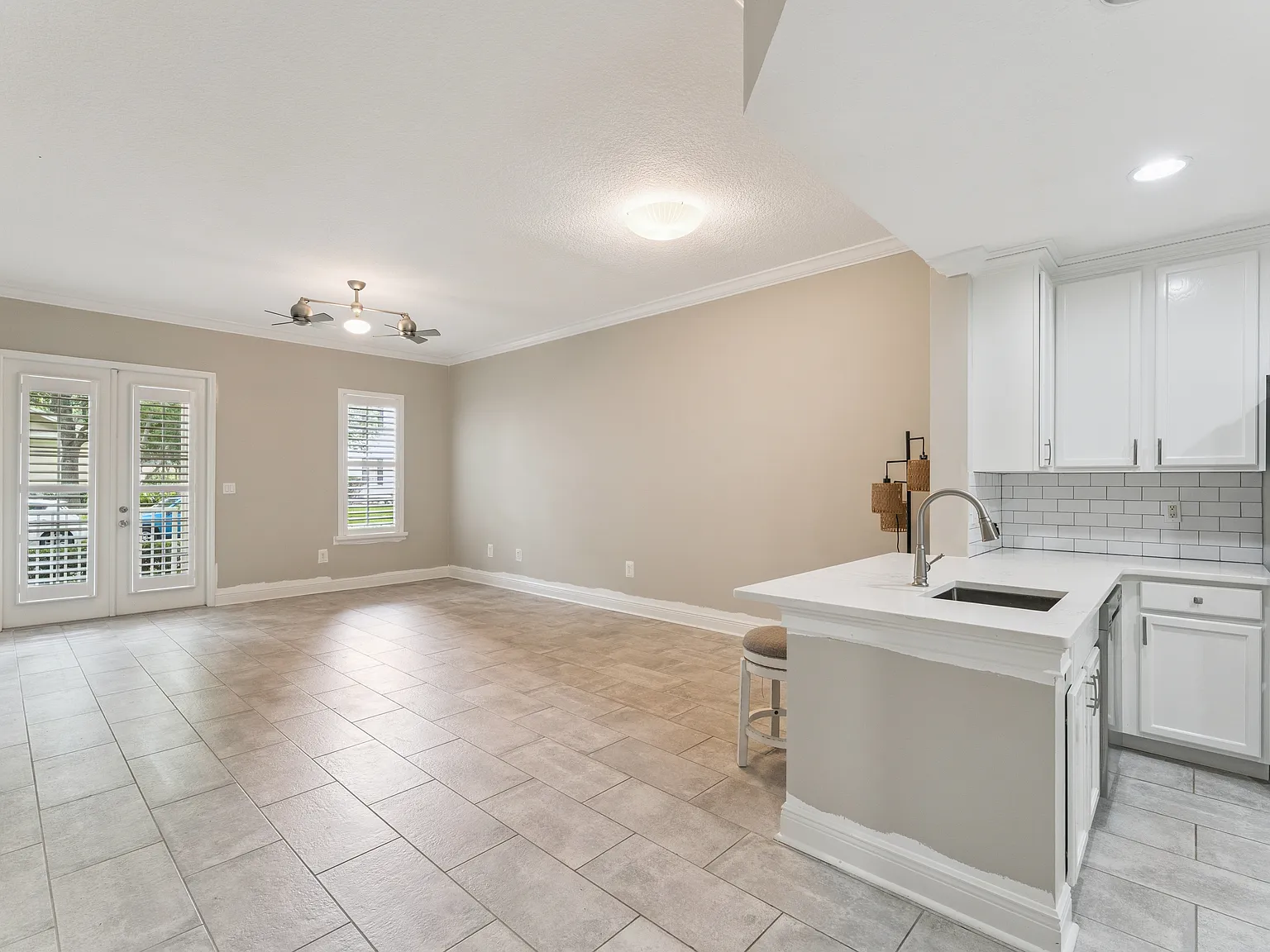 3 bed, 1430 sqft, $3,200 — Photo 4