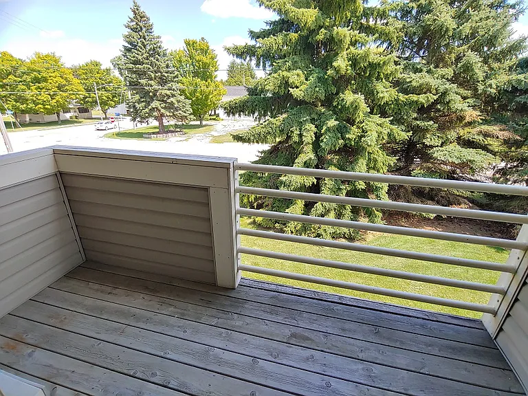 Woodfield Apartments — Photo 10