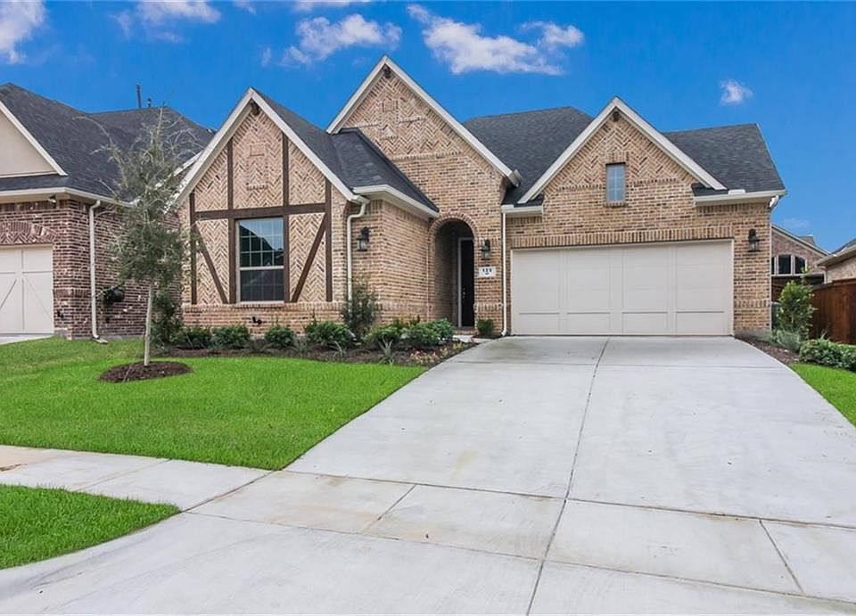 1st image of 120 Live Oak Dr